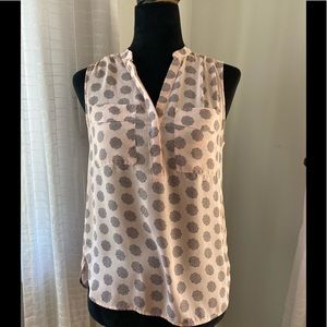 Sleeveless light weight pink shirt